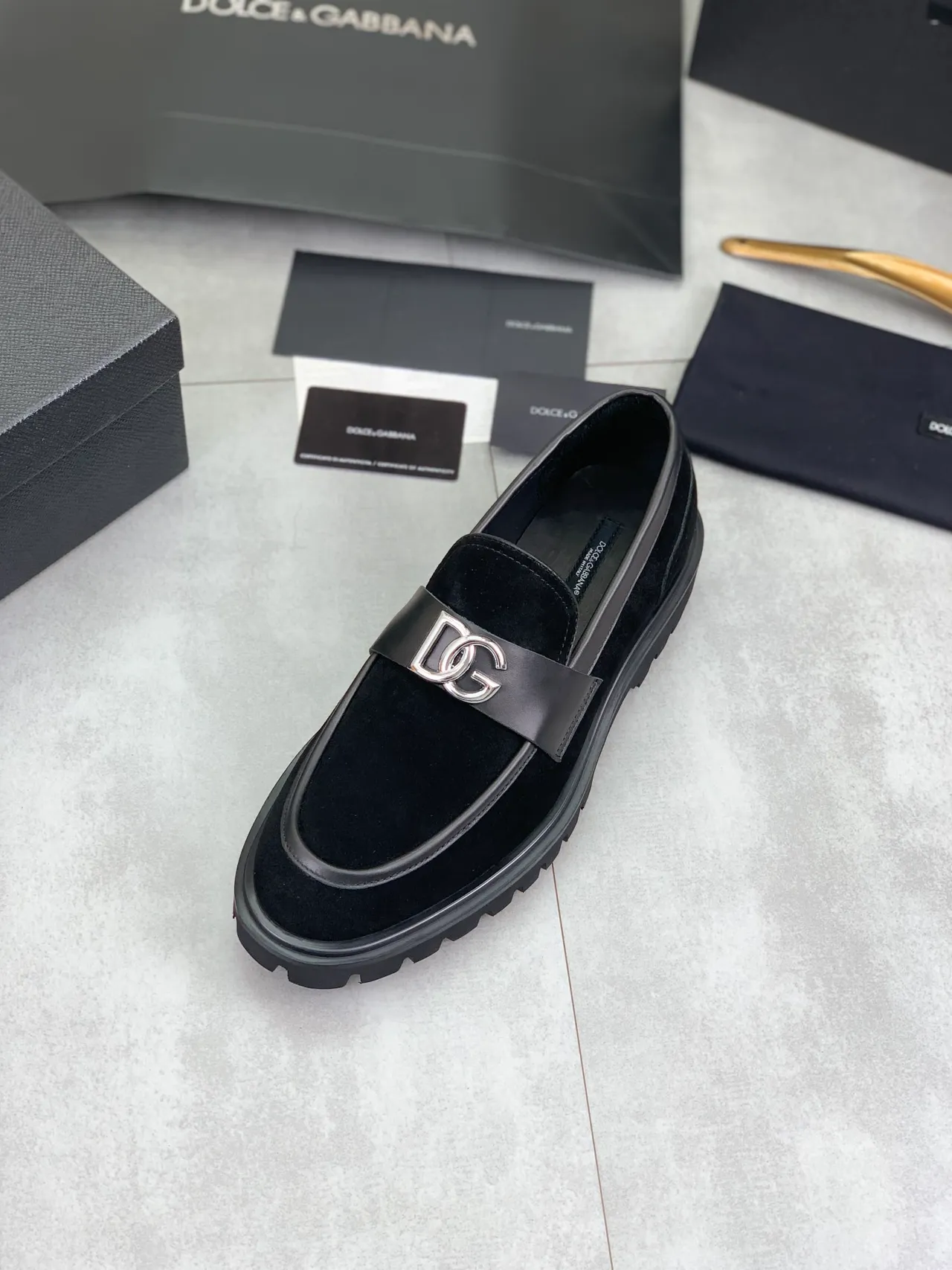 Dolce & Gabbana DG Loafer 黑色麂皮革 带 凸跟鞋底 乐福鞋 4
