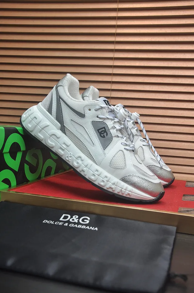 Dolce & Gabbana Chaussures Chunky Blances Argent Soles Médianes Gravées Lettrage de marque 3