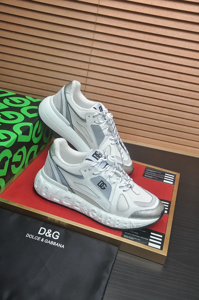 Dolce & Gabbana Chaussures Chunky Blances Argent Soles Médianes Gravées Lettrage de marque 6