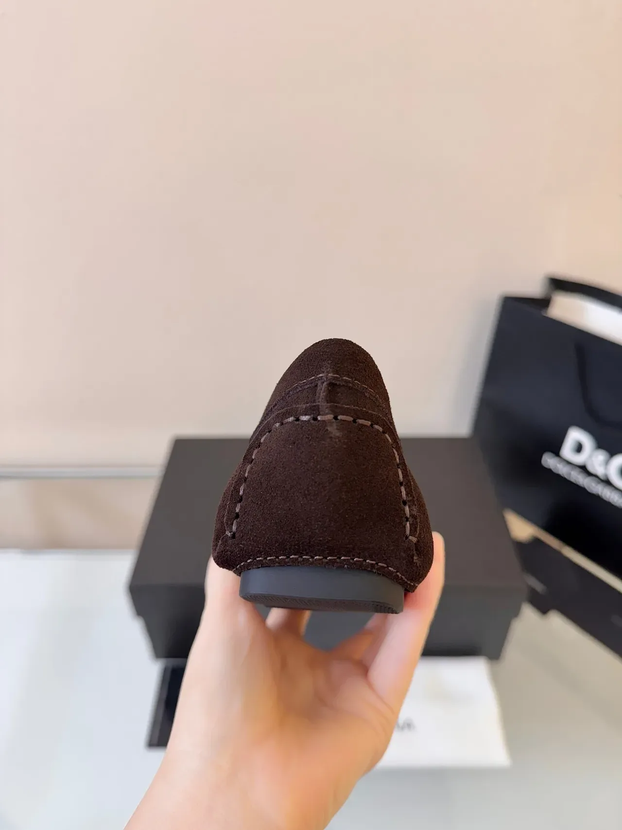 Dolce & Gabbana Penny Loafer 棕米色 麂皮上身 带扣 乐福鞋 4