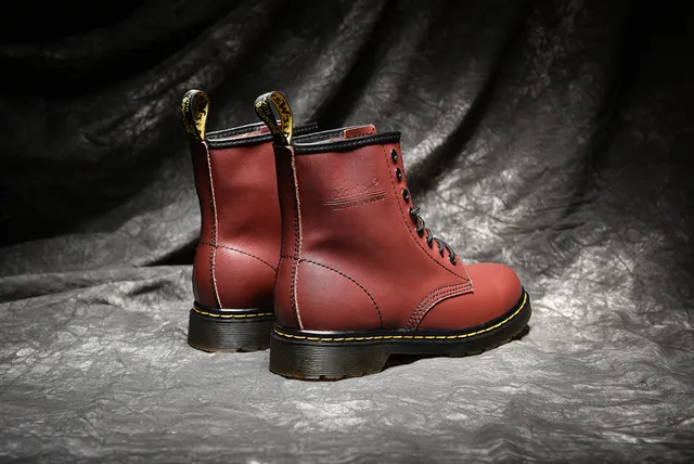 Dr. Martens 1460 黑色光滑皮革马丁靴 21