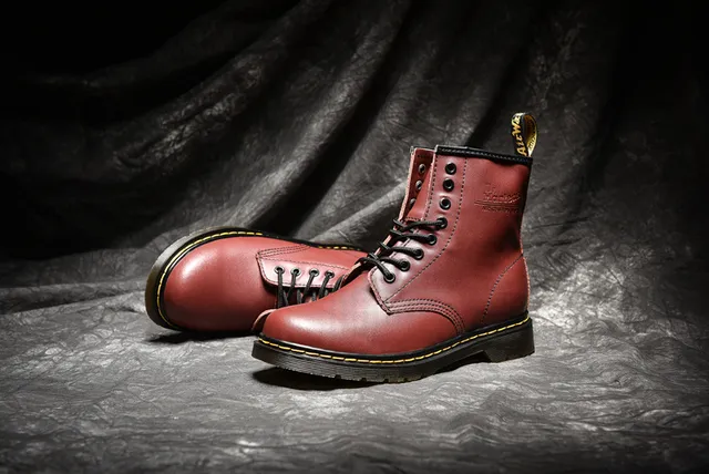 Dr. Martens 1460 黑色光滑皮革马丁靴 22