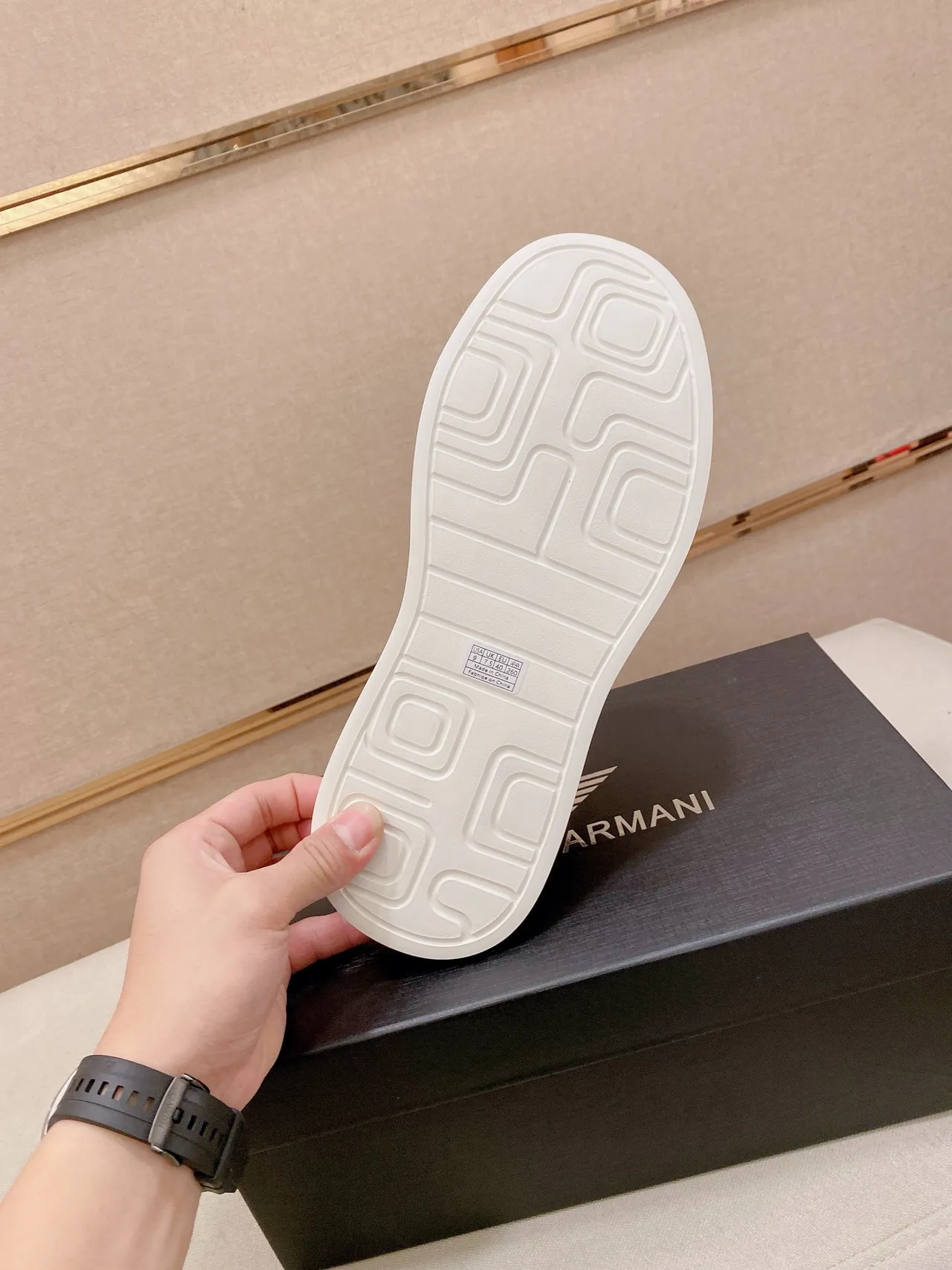 Emporio Armani 橙白麂皮鞋面压印鹰标乐福鞋 2