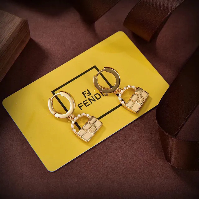 Fendi Boucles d'oreilles créoles en or inspirées de baguette avec perles 5