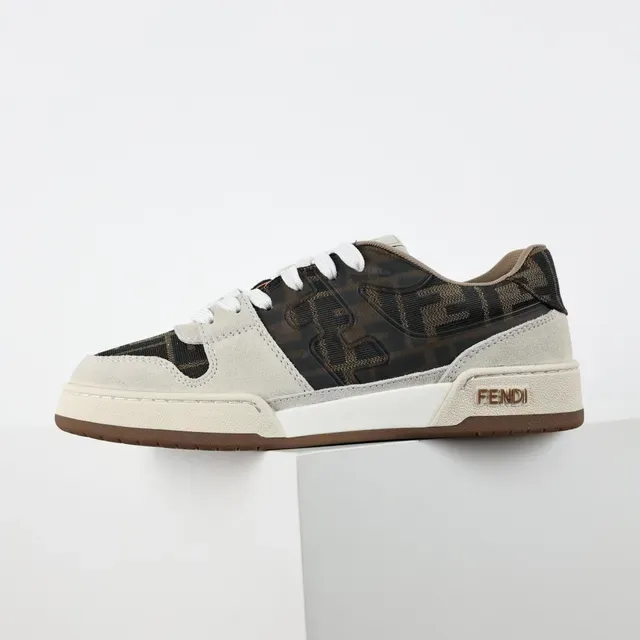 Zapatillas Fendi Beige Marrón Low-Top de Suede y Tela con Monograma 9