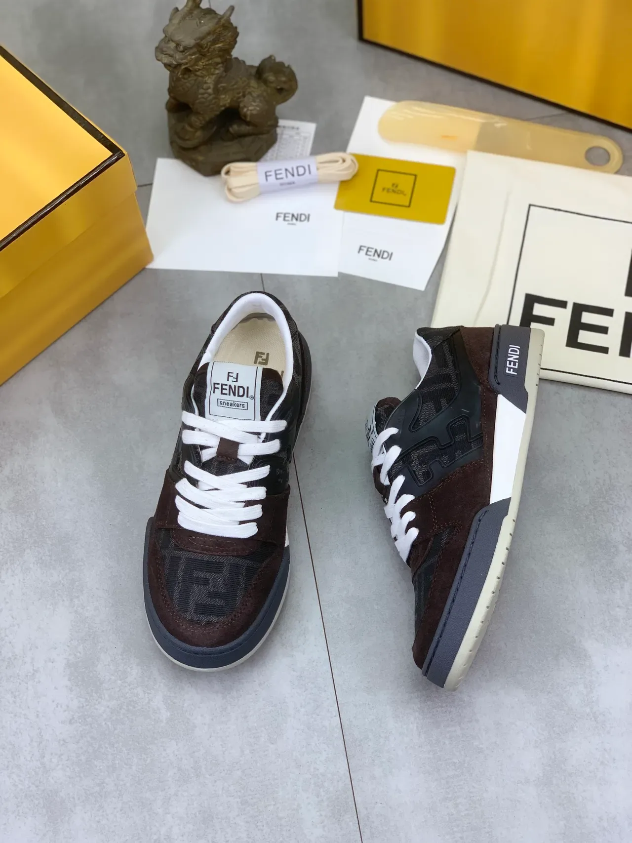 Sneakers Lifestyle Fendi Marron Noir FF Monogram Tissu Panel Suede 6