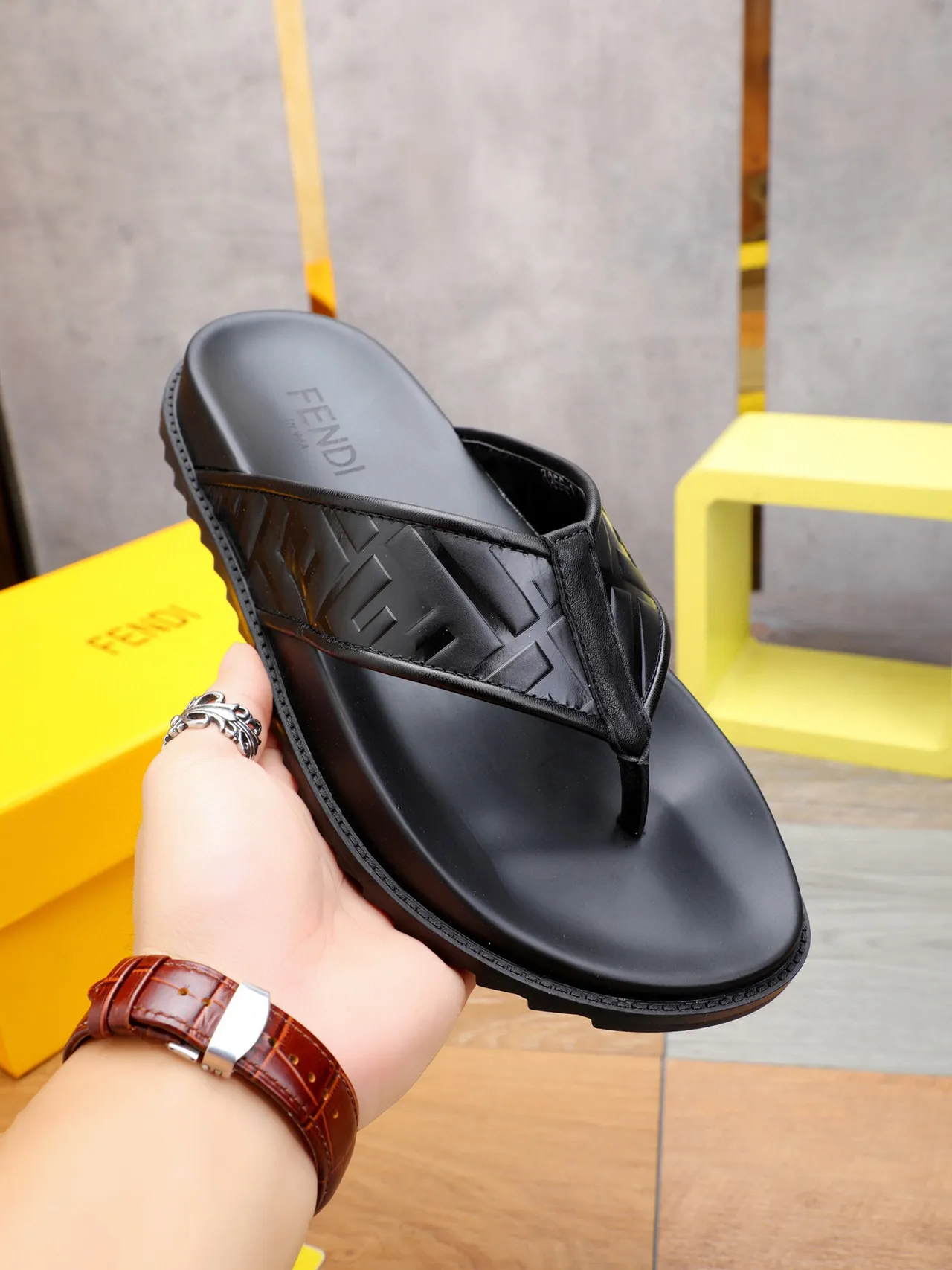 Fendi FF Logo Flip-Flops 黑色拖鞋 5