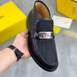 Fendi FF Logo लोफर काला चमड़ा और FF फैब्रिक लोफर