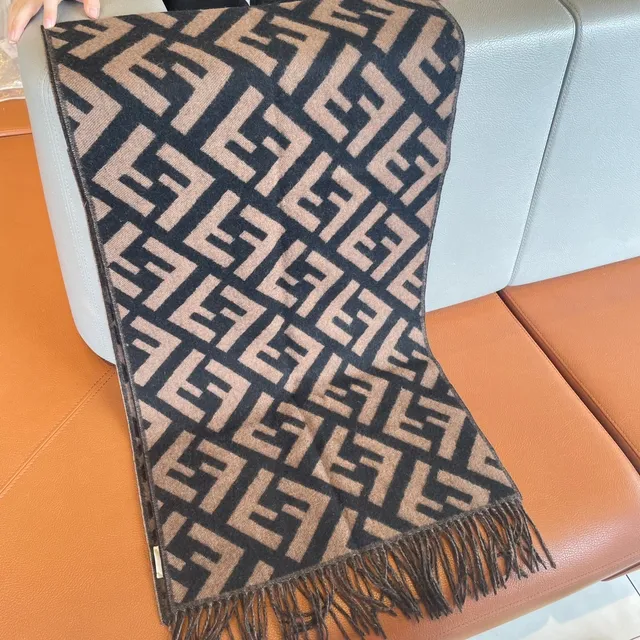 Fendi FF Monogram হালকা বাদামী এবং কালো ক্যাশমির স্কার্ফ 2