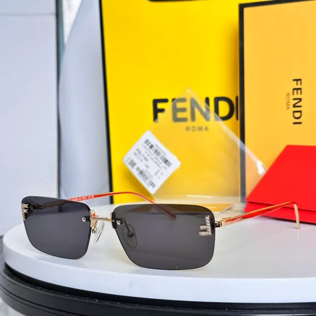 Fendi FF Rectangular Crystal-Embellished Brown Gradient Sunglasses 3