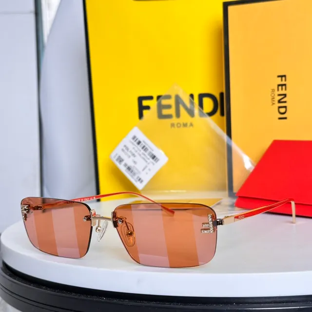 Fendi FF Rectangular Crystal-Embellished Brown Gradient Sunglasses 8