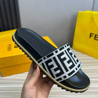Fendi FF Slide أسود أبيض حزام منسوج مطبوع قاعدة مطاطية شرائح