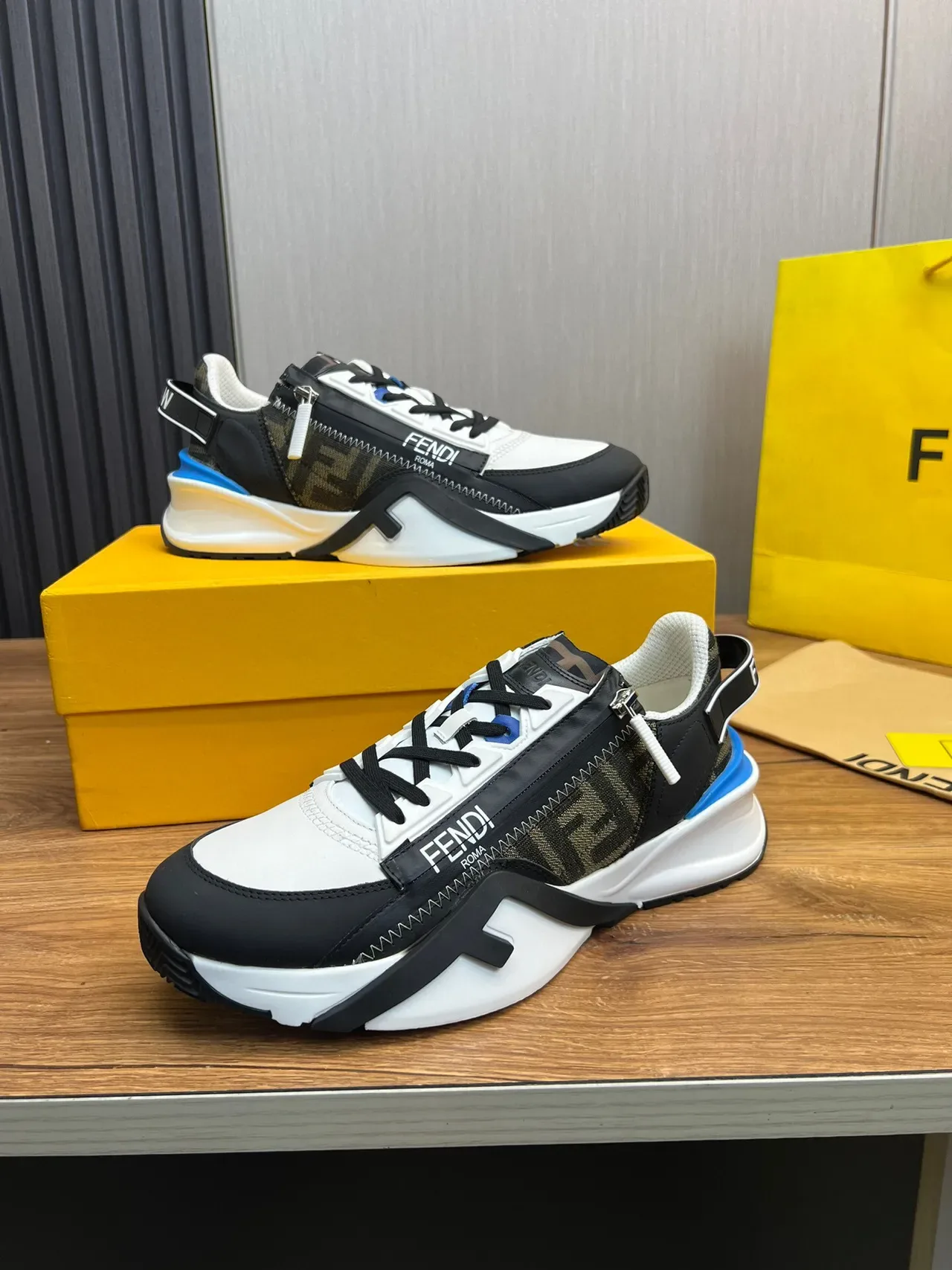 Fendi First blanco negro azul FF monogram zapatillas chunky 3