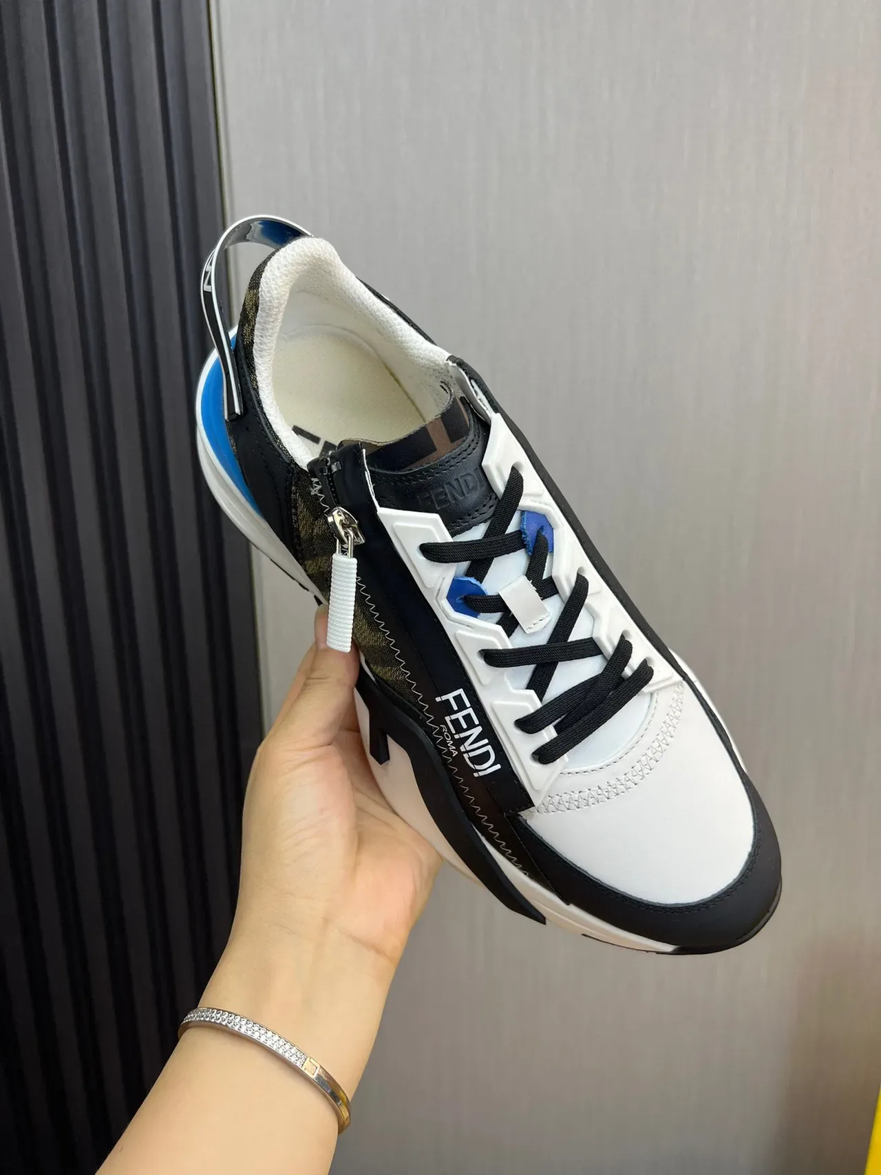 Fendi First blanco negro azul FF monogram zapatillas chunky 7