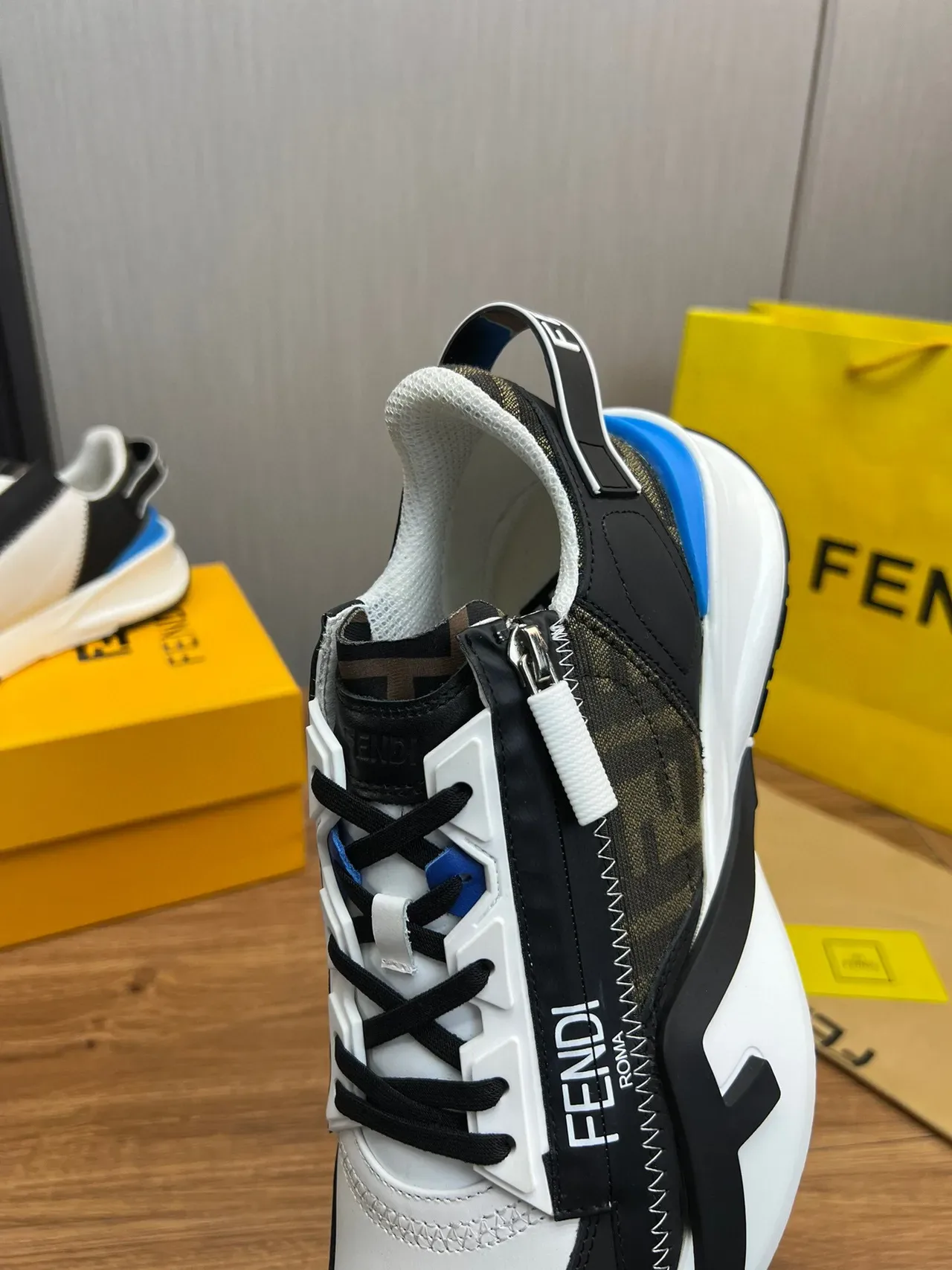 Fendi First blanco negro azul FF monogram zapatillas chunky 8