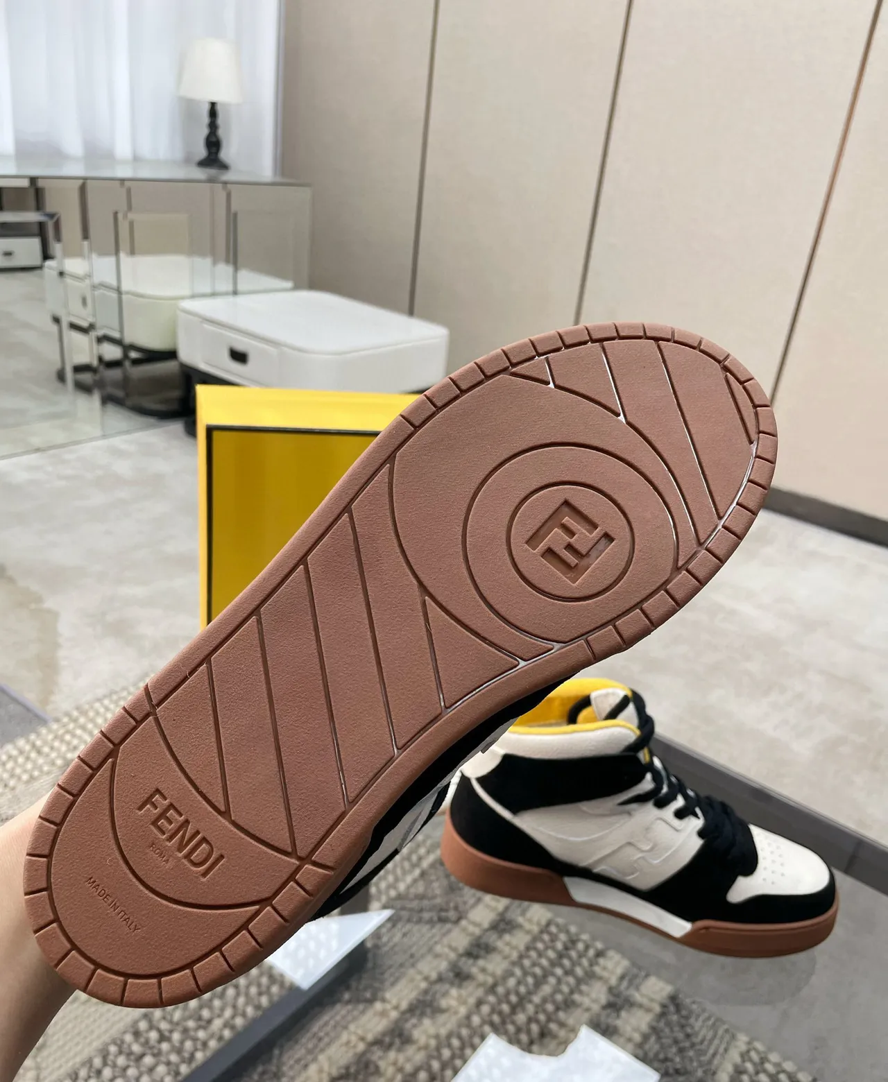 Fendi H-Logo حذاء رياضي عالي الارتفاع رمادي أسود أصفر نمط حياة حذاء رياضي 2