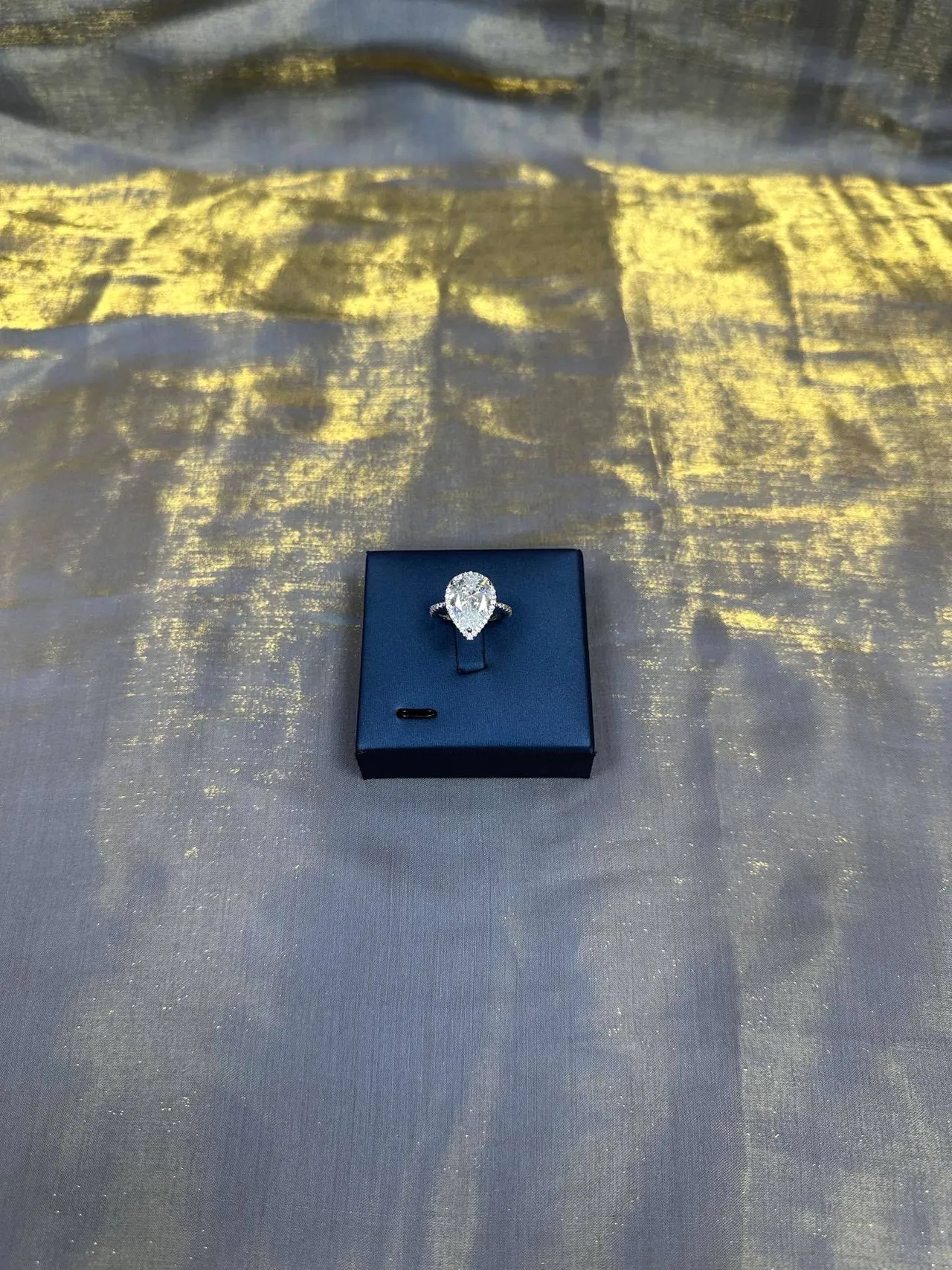 apm Monaco Pear-Cut Halo Diamond Rings 8