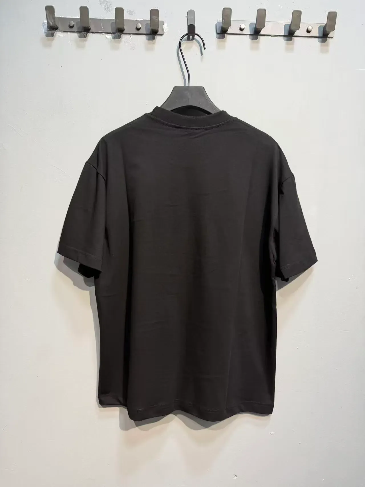 T-shirt noir imprimé graphique ASAALI Los Angeles Californie Est. 2020 6