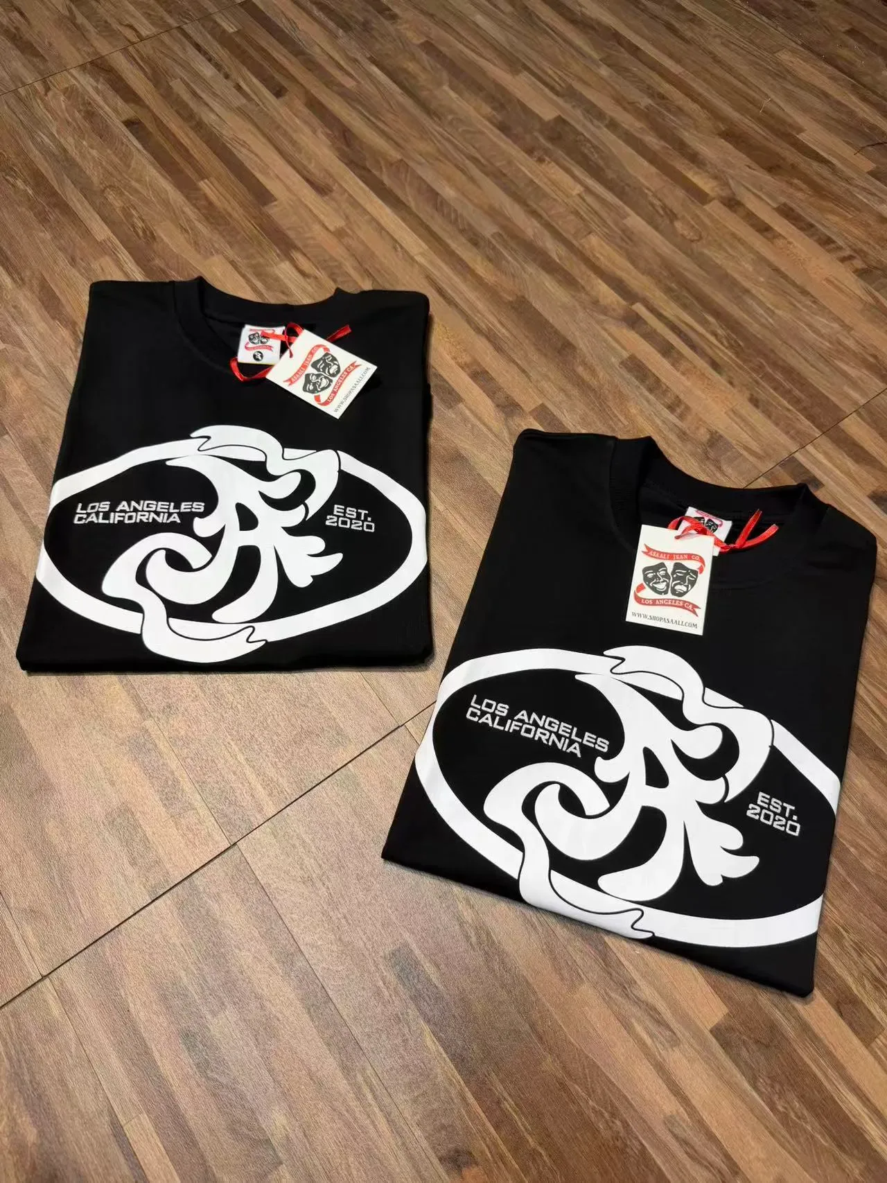 T-shirt noir imprimé graphique ASAALI Los Angeles Californie Est. 2020 7