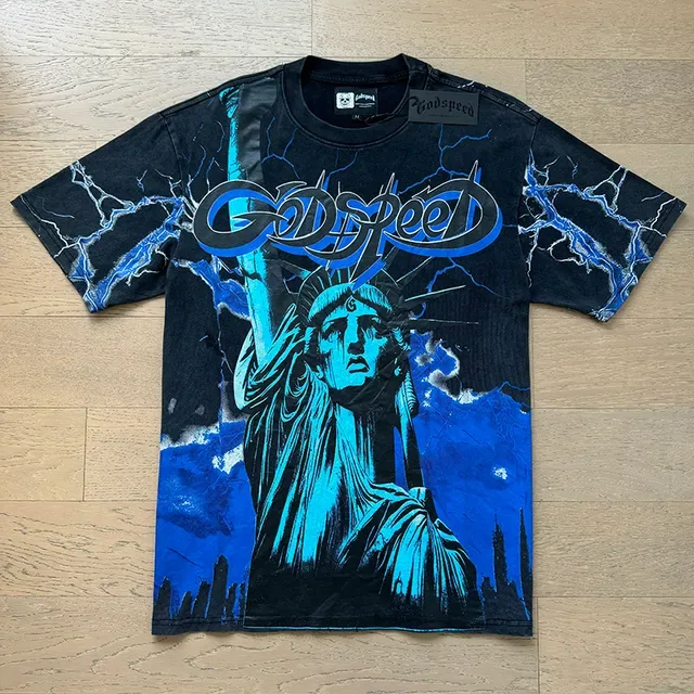 Camiseta oversized dupla face preta e ciano com estampa da Estátua da Liberdade 5