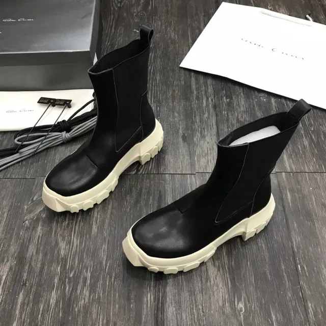Black Beige Leather Upper Elastic Side Panels Chelsea Boots 9