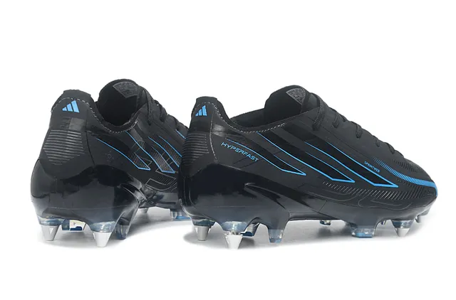 Chaussures de football de surface synthétique noire et bleue avec accents graphiques pour terrain ferme 5
