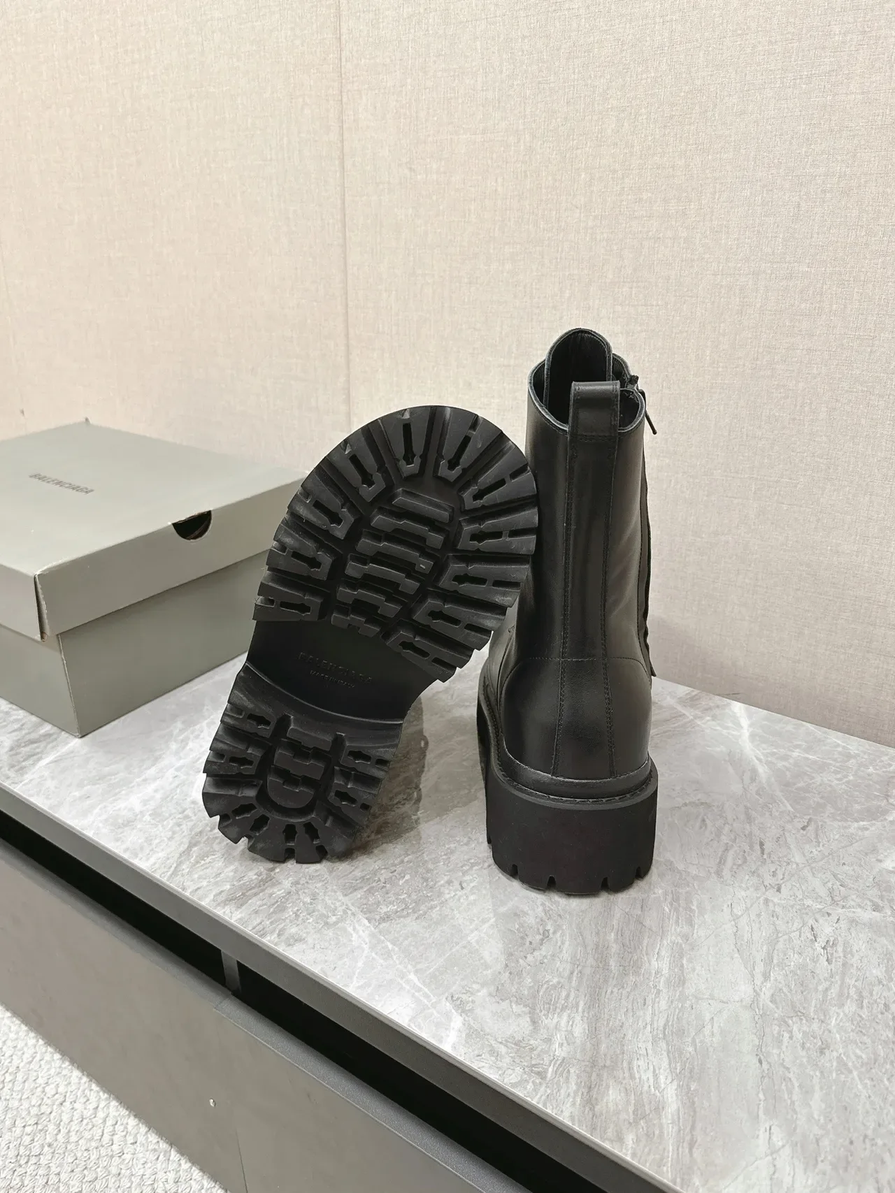 काले Chunky Lug Sole Smooth Upper एंकील बूट्स 2