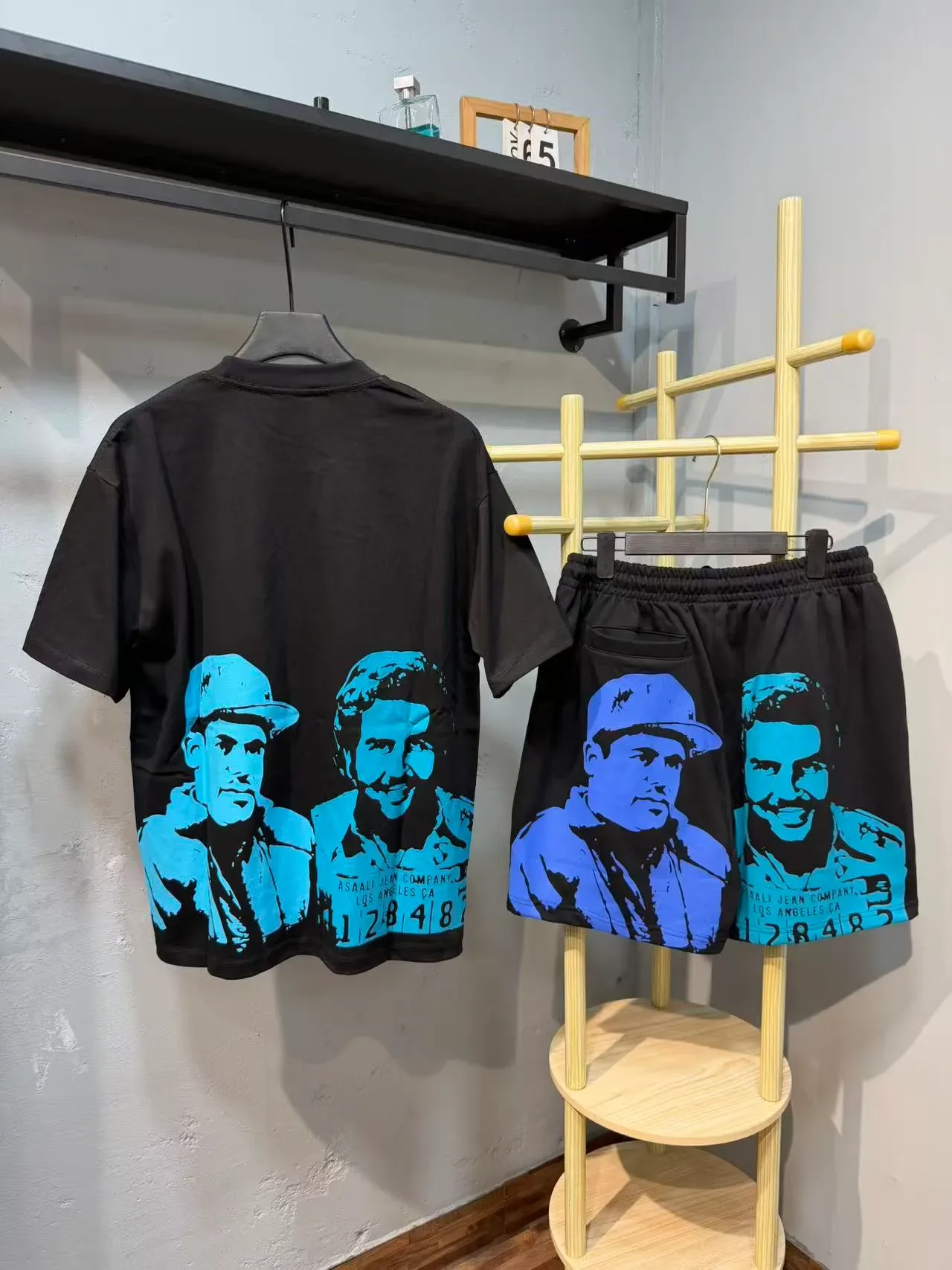 Black Graphic Print Crewneck T-Shirt 10