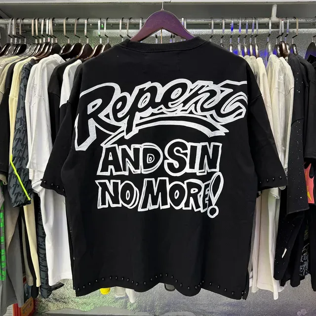 Black Graphic-Print Studded Trim Oversized T-Shirt 4