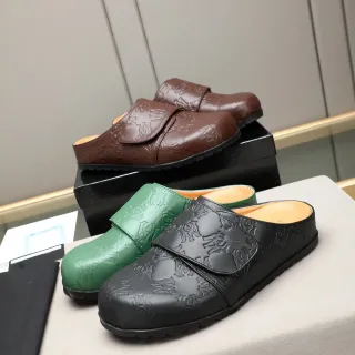 حذاء لوفر أسود أخضر منقوش مونوغرام نمط حزام واحد إغلاق
