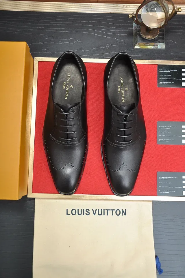 Brogue de cuero negro con cordones cerrados estilo Oxford 2