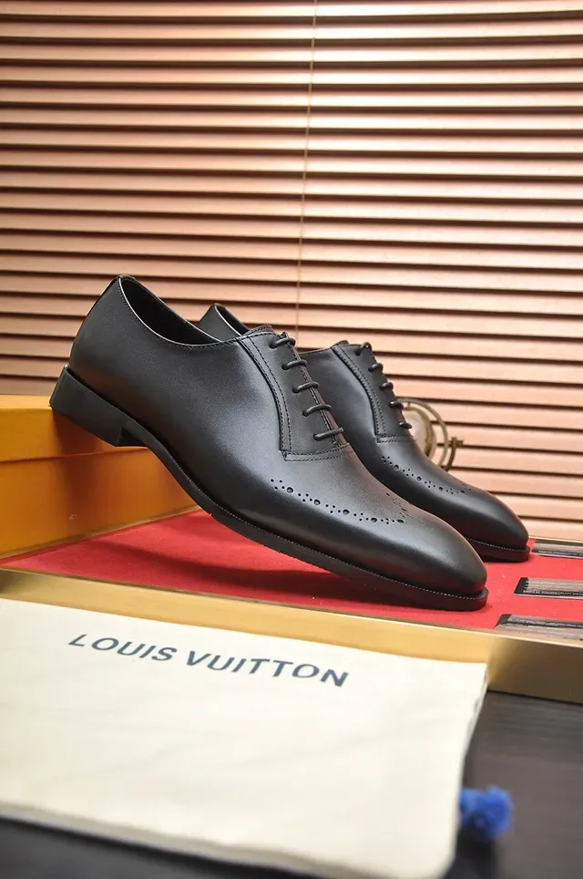 Brogue de cuero negro con cordones cerrados estilo Oxford 3