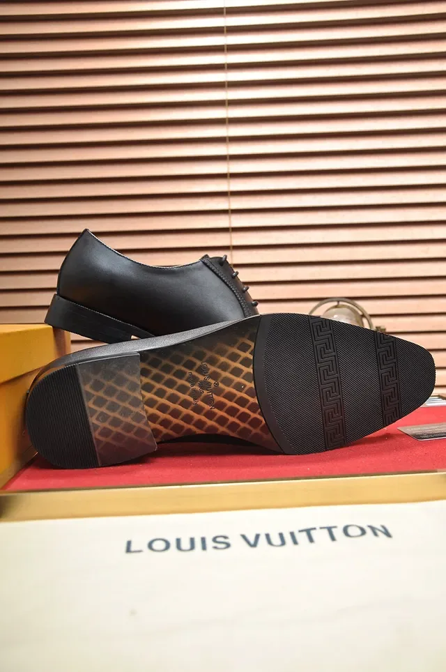 Brogue de cuero negro con cordones cerrados estilo Oxford 7
