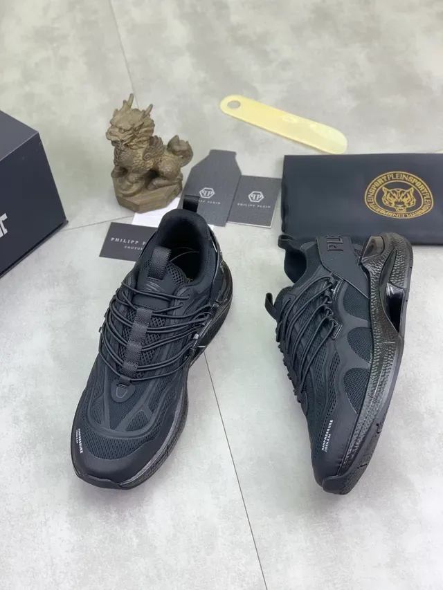 Zapatilla Lifestyle Negra con Malla y Superposición Sintética 5
