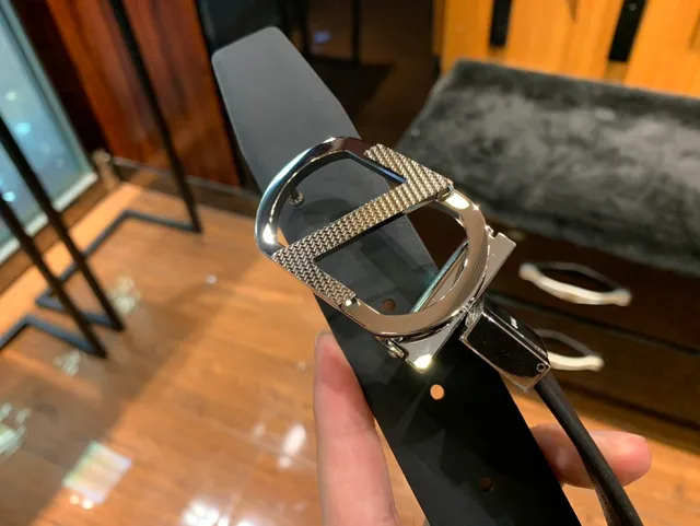 Black Textured Strap Reversible Silver-Tone Buckle Leather Belt 6
