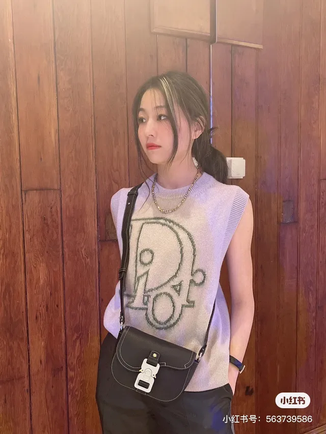 黑白压纹皮革对比顶缝马鞍包 13