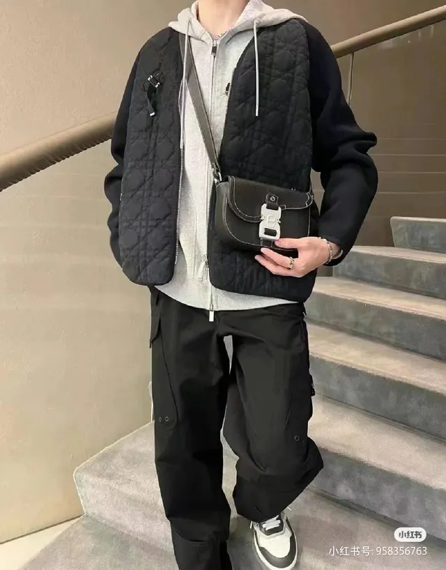 黑白压纹皮革对比顶缝马鞍包 18