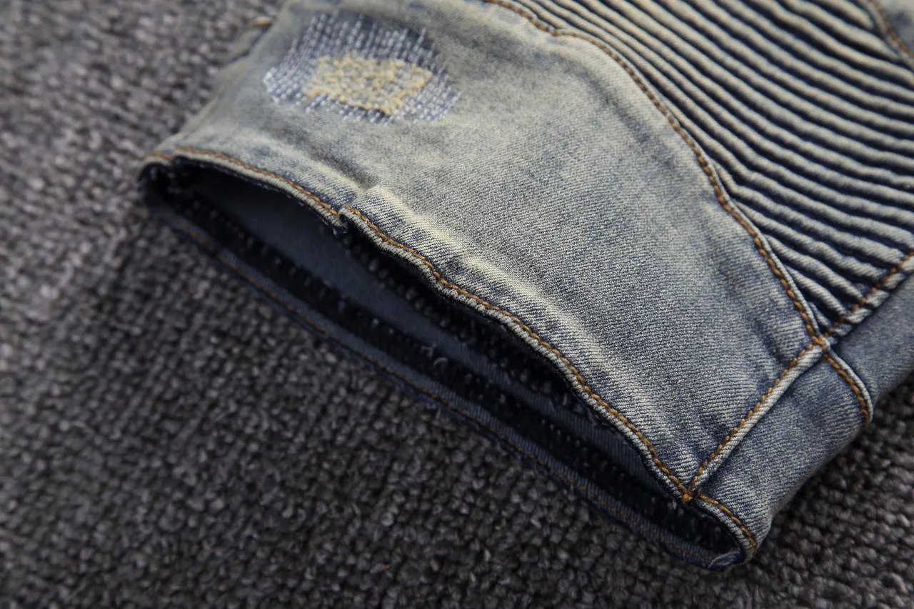 Blue Beige Distressed Zippered Side Pockets Shorts 13