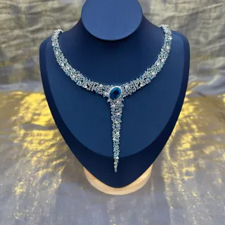 নীল রূপালী পাভে-সেট কলার ওভাল জেম ফোকাল নেকলেস
