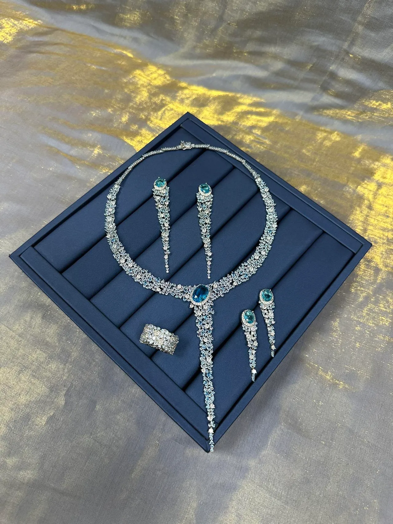 Blue Silver Pavé-Set Collar Oval Gem Focal Necklace 7
