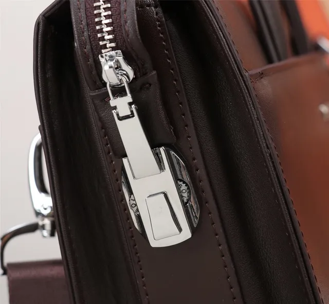 Sac Boston en cuir marron argent structuré avec fermeture de flap avant 3