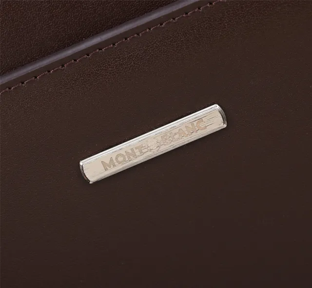 Sac Boston en cuir marron argent structuré avec fermeture de flap avant 4