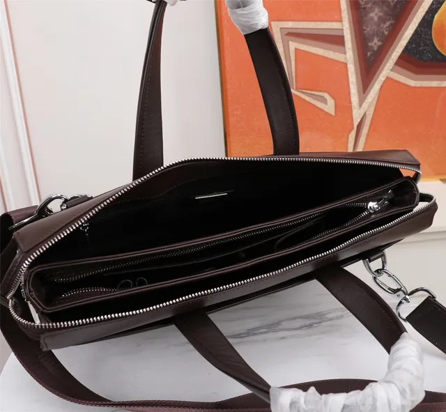 Sac Boston en cuir marron argent structuré avec fermeture de flap avant 8