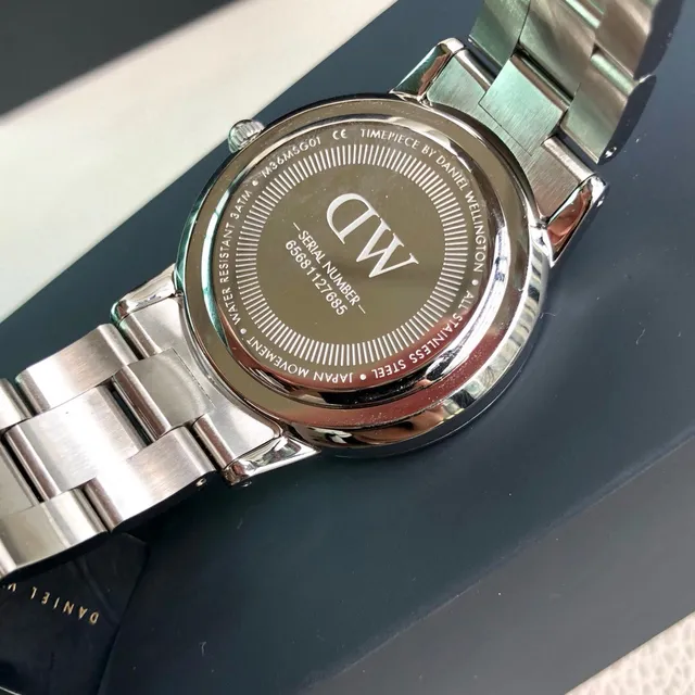 Daniel Wellington Classic Petite Silver Sunray Dial Quartz Watch 4