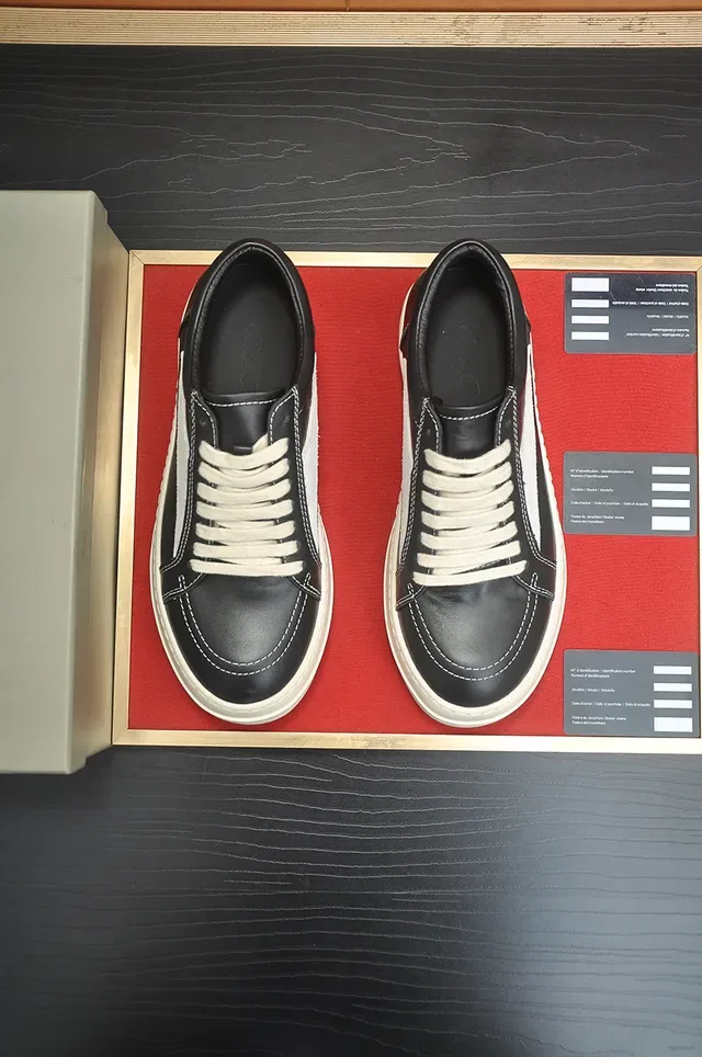 Sneaker plataforma con paneles gris oscuro y gris claro 5