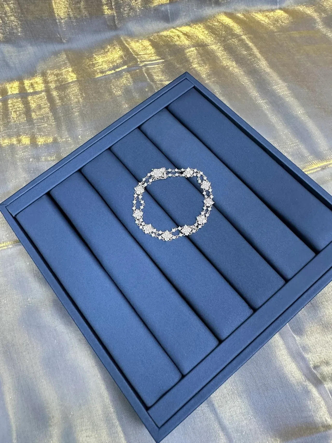 Bracelete dupla fila floral pavê tom prata 9