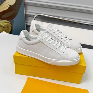 Doucal's Sneakers Lifestyle en Daim Gris Clair