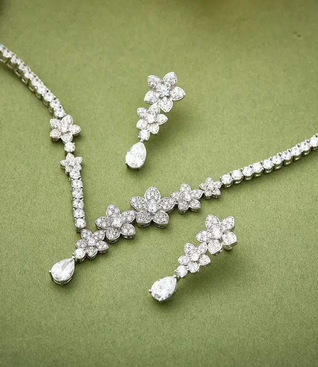 Floral Motif Pavé-Set Teardrop Pendant Necklace 3