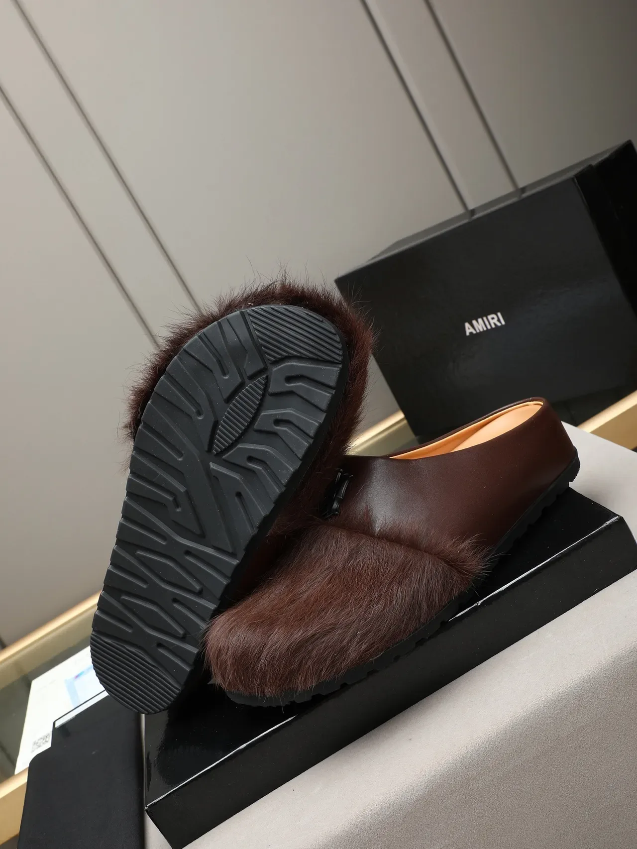 Chinelo mule plataforma com forro de pelo casual 6
