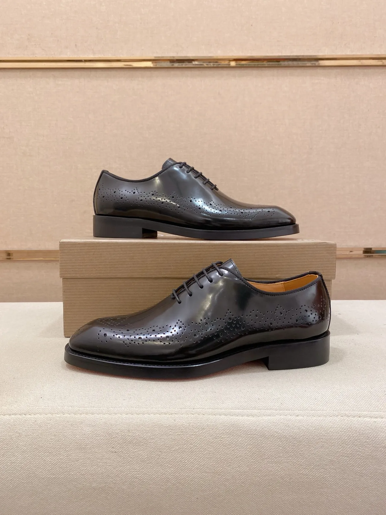 Brogues de cuero negro brillante full brogue wingtip cap toe 7